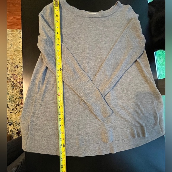 LOFT Light Gray Bell-Shaped Pullover Sweater Size Medium - Picture 14 of 15